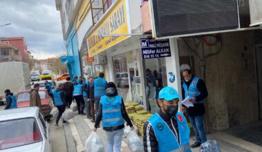 Yerköy’de 120 aileye ramazan kolisi dağıtıldı