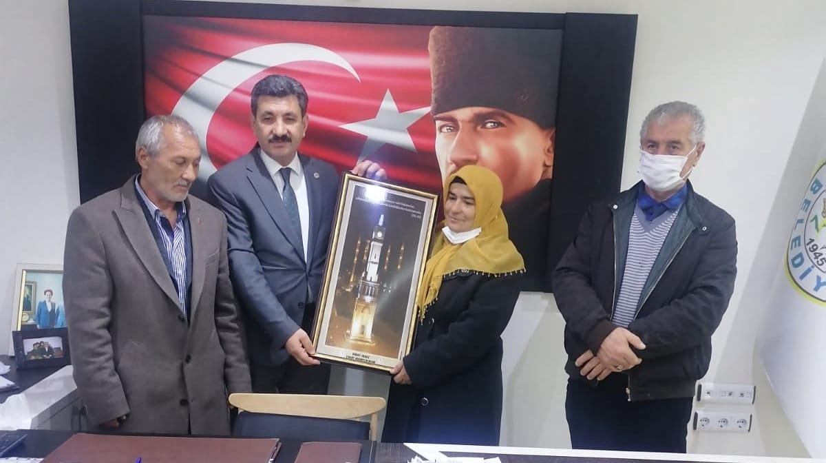 Şehit Ailesinden, Başkan Ferhat Yılmaz’a ziyaret Irak’ın kuzeyindeki Pençe-Yıldırım harekâtı bölgesinde terör örgütü mensupları tarafından düzenlenen