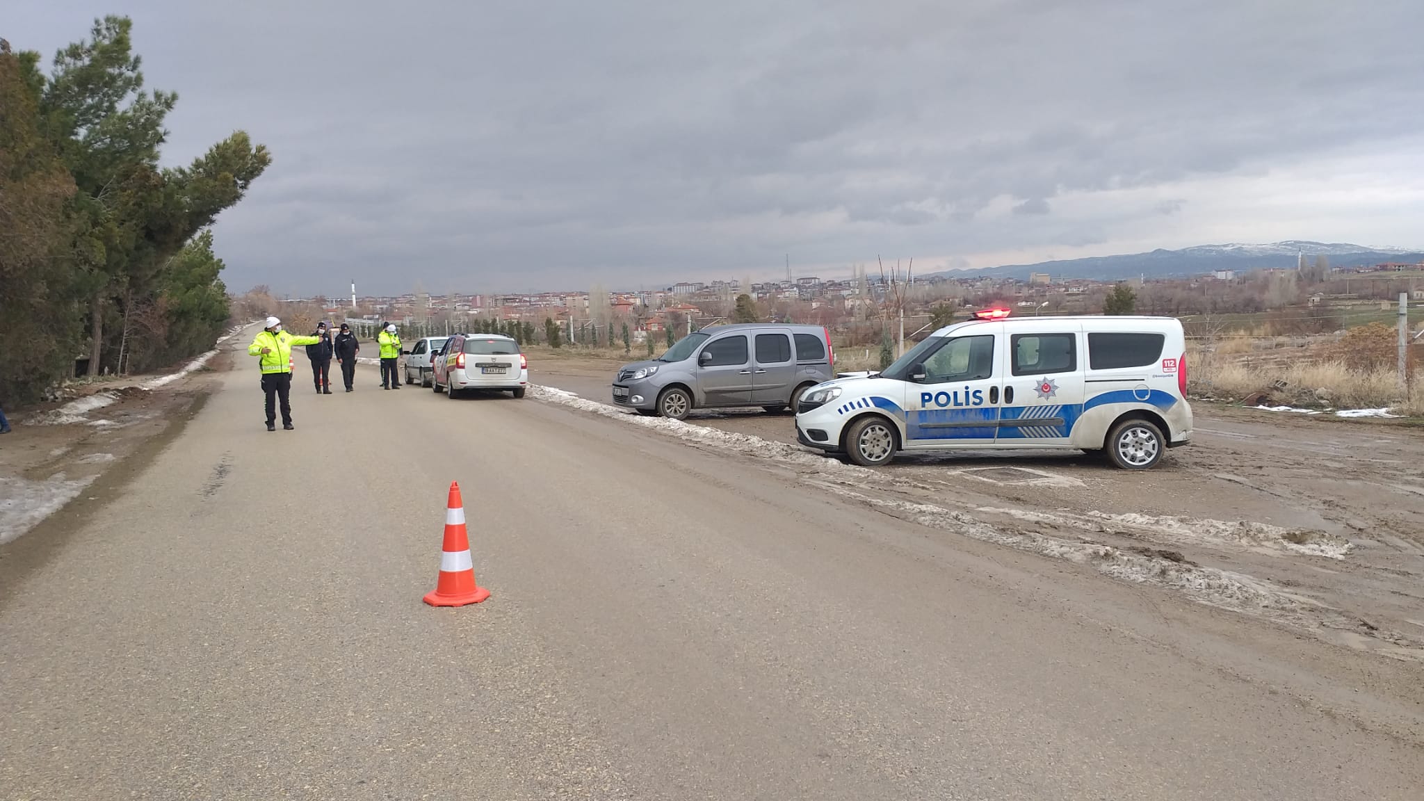 Yerköy İlçe Emniyet Müdürü ekipleri, ilçede dolandırıcılık ve hırsızlığa karşı