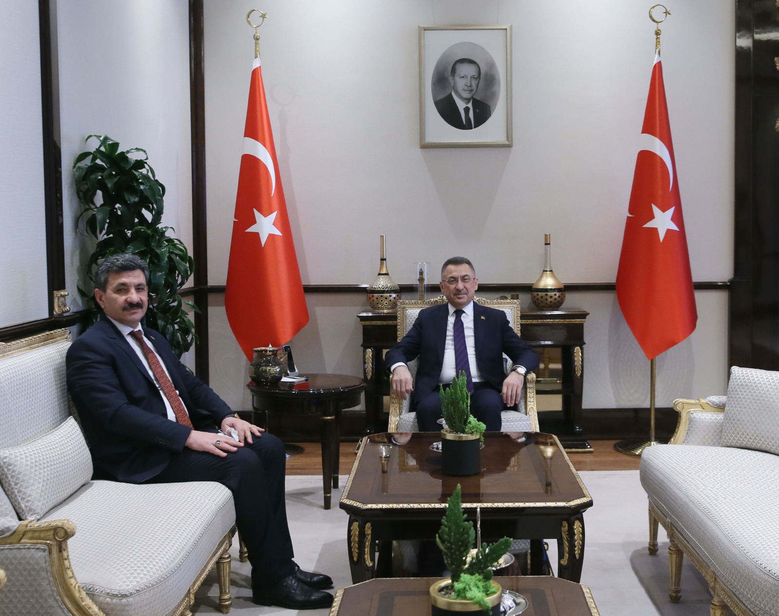 Yerköy Belediye Başkanı Ferhat Yılmaz, Cumhurbaşkanı Yardımcısı hemşerimiz Fuat Oktay’ı