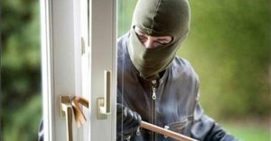 Yerköy ilçemizde bir evin deposundan kombi çalan hırsızlık şüphelileri yakalanarak