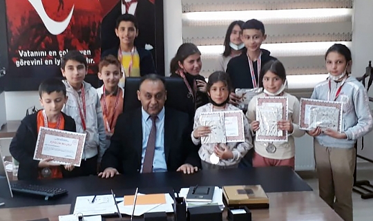 Yozgat’ta ESER Projesi kapsamında gerçekleştirilen Akıl ve Zeka oyunları turnuvasına