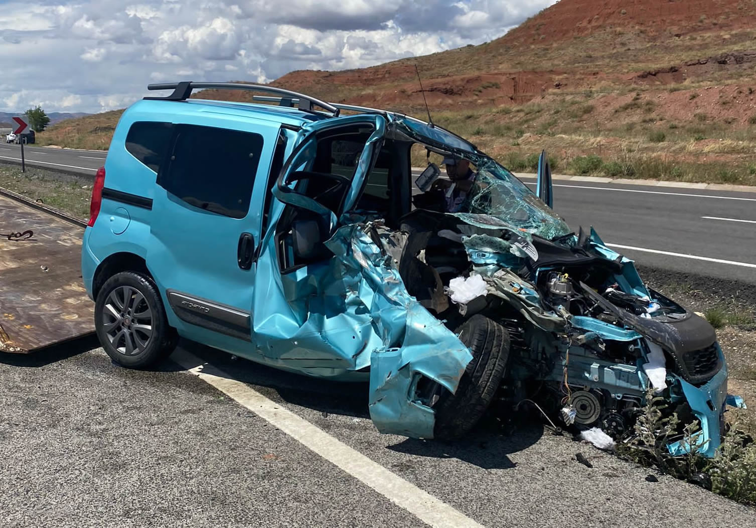 Yerköy’de otomobil ile traktörün çarpışması sonucu  3 kişi yaralandı. Edinilen