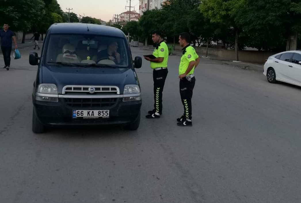 İlçe Genelinde Trafik Denetimleri Artırıldı Yerköy İlçe Emniyet Müdürlüğü’ne bağlı Trafik ekiplerince bayram yoğunluğu nedeni
