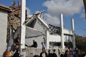 Yerköy ilçemizde doğal gaz patlaması sonucu yıkılan 2 katlı evdeki