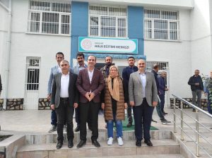 Memur-Sen konfederasyonuna bağlı eğitimciler birliği sendikası Eğitim-Bir Sen Kırşehir şubesinin