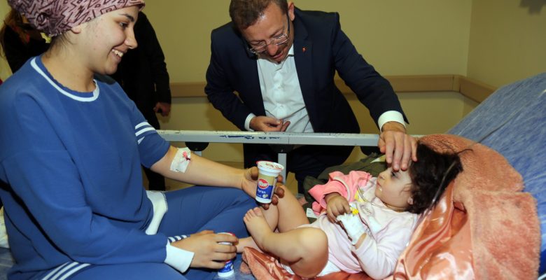 Vali Polat, dumandan etkilenen 26 kişiyi hastanede ziyaret etti