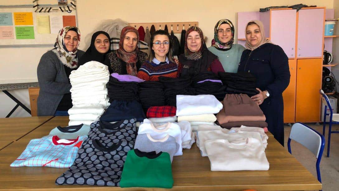 Yerköy Halk Eğitim Merkezi’mizde dikim seferberliği başlatıldı Yerköy Halk Eğitim Merkezi Müdürlüğümüz deprem bölgesindeki depremzedeler için vatandaşların