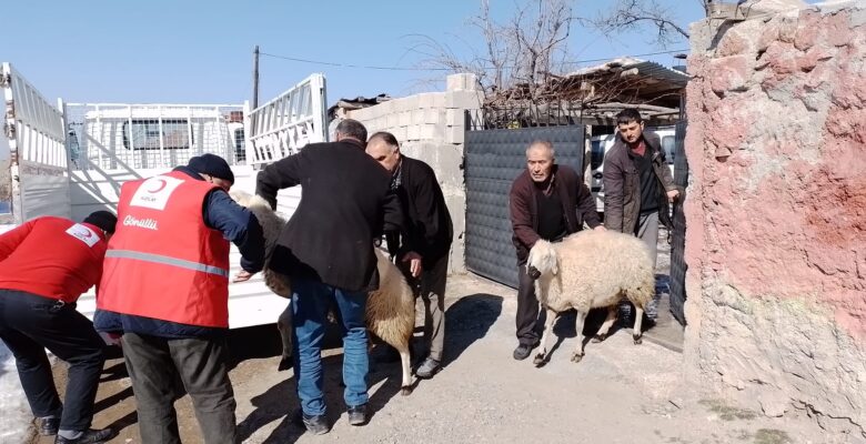 Belkavak köyü sakinleri, Depremzedelere Küçükbaş Hayvan Bağışladı
