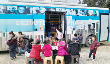 Yozgat Gezici Kütüphane Depremzedelerin Moralini Yükseltiyor