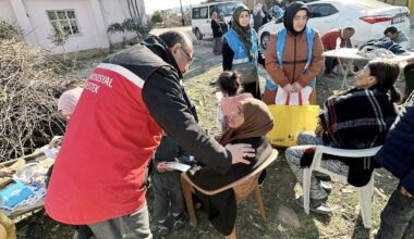 İl Müdürü Neşeli, Hassa’daki Depremzedeleri Ziyaret Etti