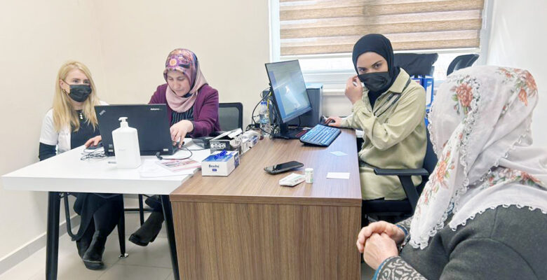 Yozgat İl Sağlık Müdürlüğü, Depremzedelere Sağlık Hizmeti Sunuyor