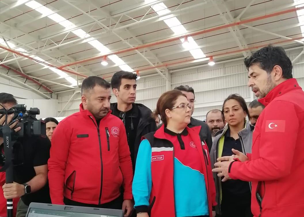 Aile ve Sosyal Hizmetler Bakanı Derya Yanık, Kahramanmaraş merkezli depremler