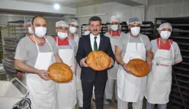 Başkan Yılmaz, “Belediye Ekmek fırınında Çiftli Ramazan pidesi 8 TL’den satılıyor”