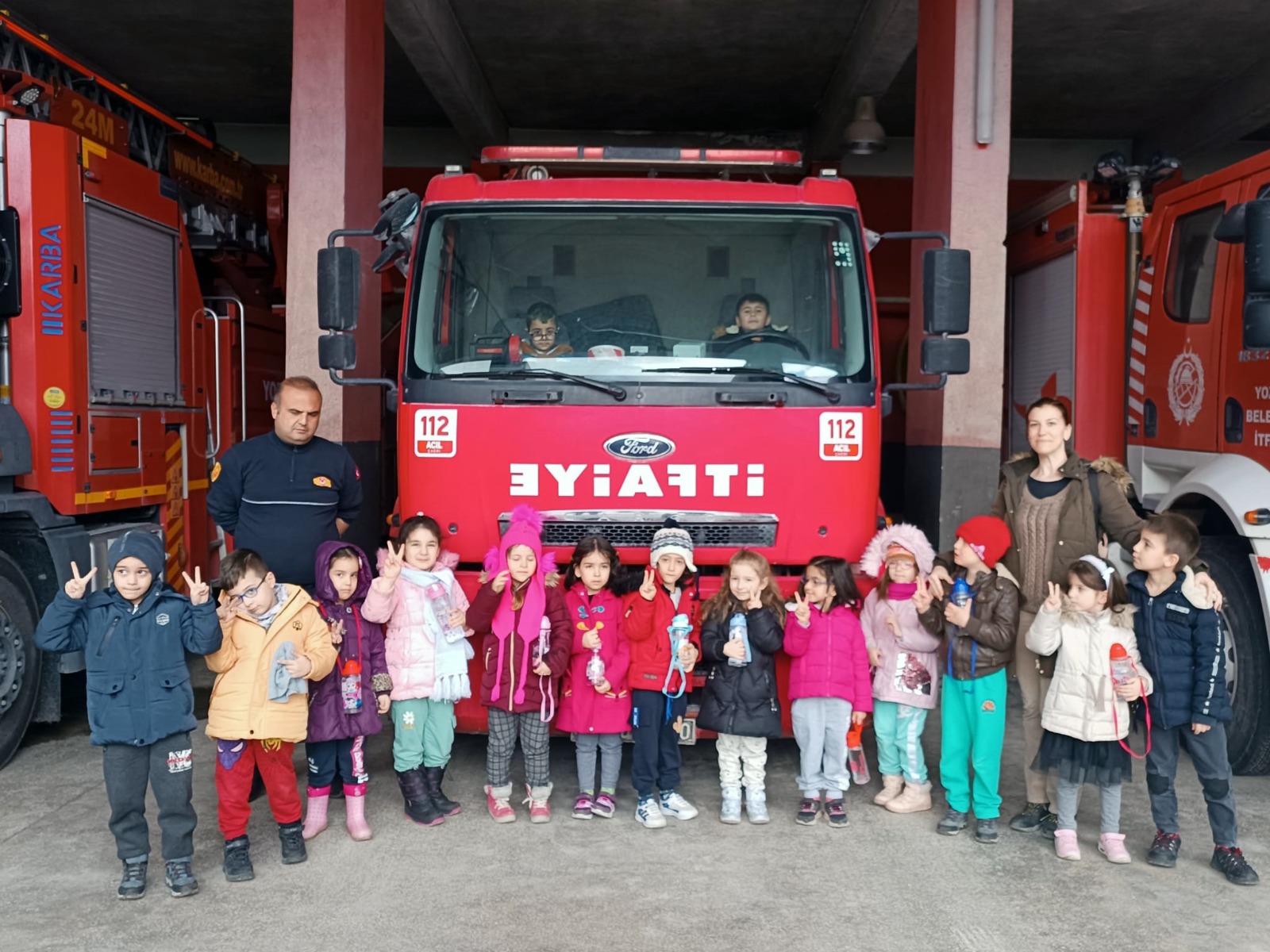   Yozgat Belediyesi İtfaiye Müdürlüğü, Anaokulu Öğrencilerini Ağırladı ve Yangına
