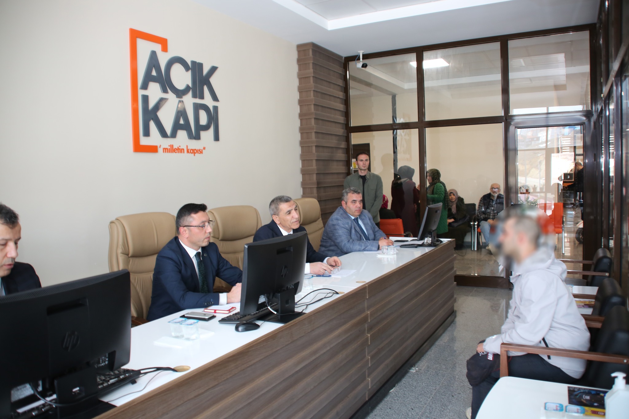 Yozgat Vali Vekili Adnan Kayık, halk günü buluşmaları kapsamında Açık