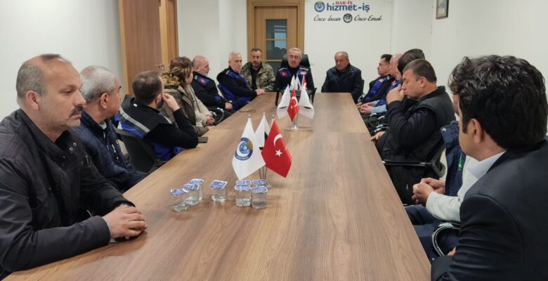 Başkan Vekili Özdemir, depremzedelerle bir araya geldi