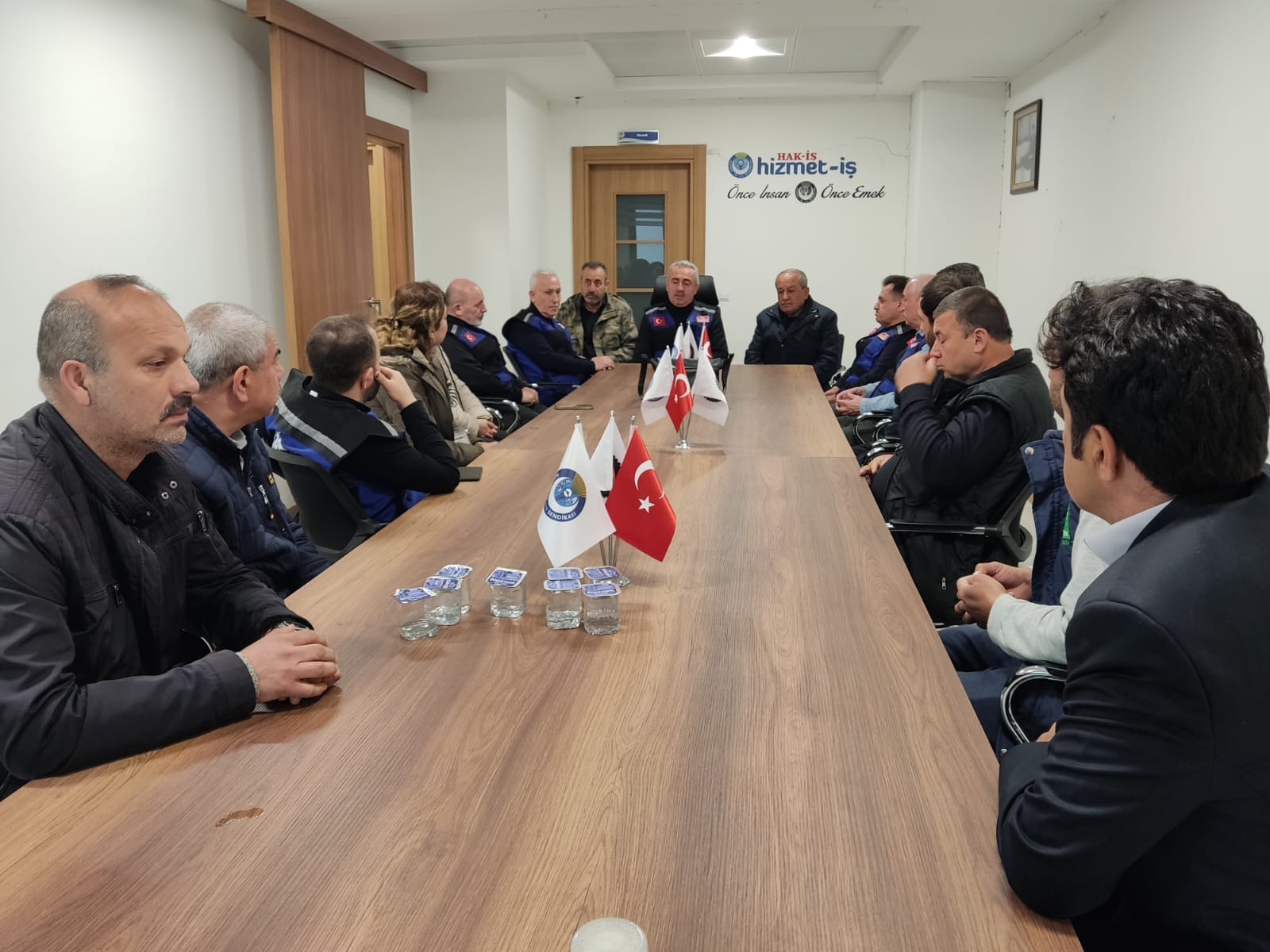 Hizmet-İŞ Sendikası Genel Başkan Vekili Halil Özdemir, depremlerden etkilenen Osmaniye’ye