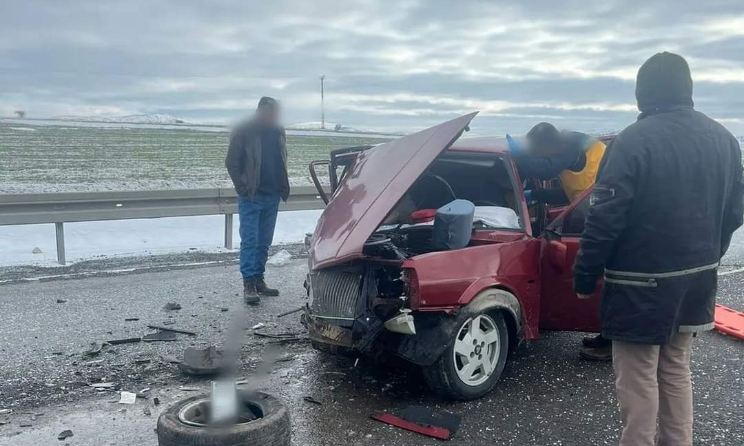 Yozgat’ın yeni cezaevi yolunda meydana gelen kaza sonucu 3 kişi