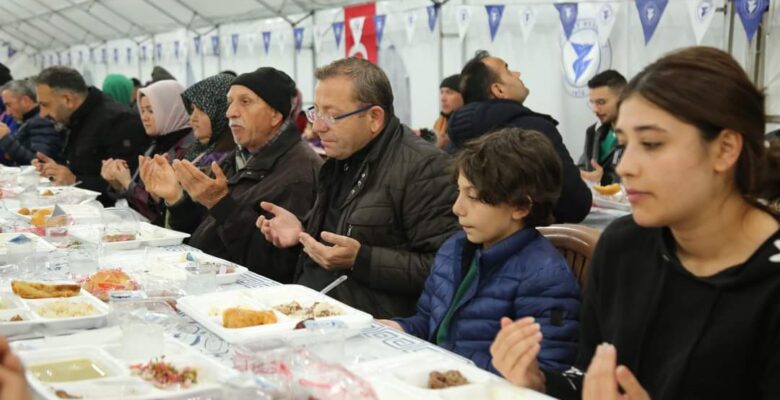 Yozgat Valisi Ziya Polat, vatandaşlarla iftar çadırında buluştu