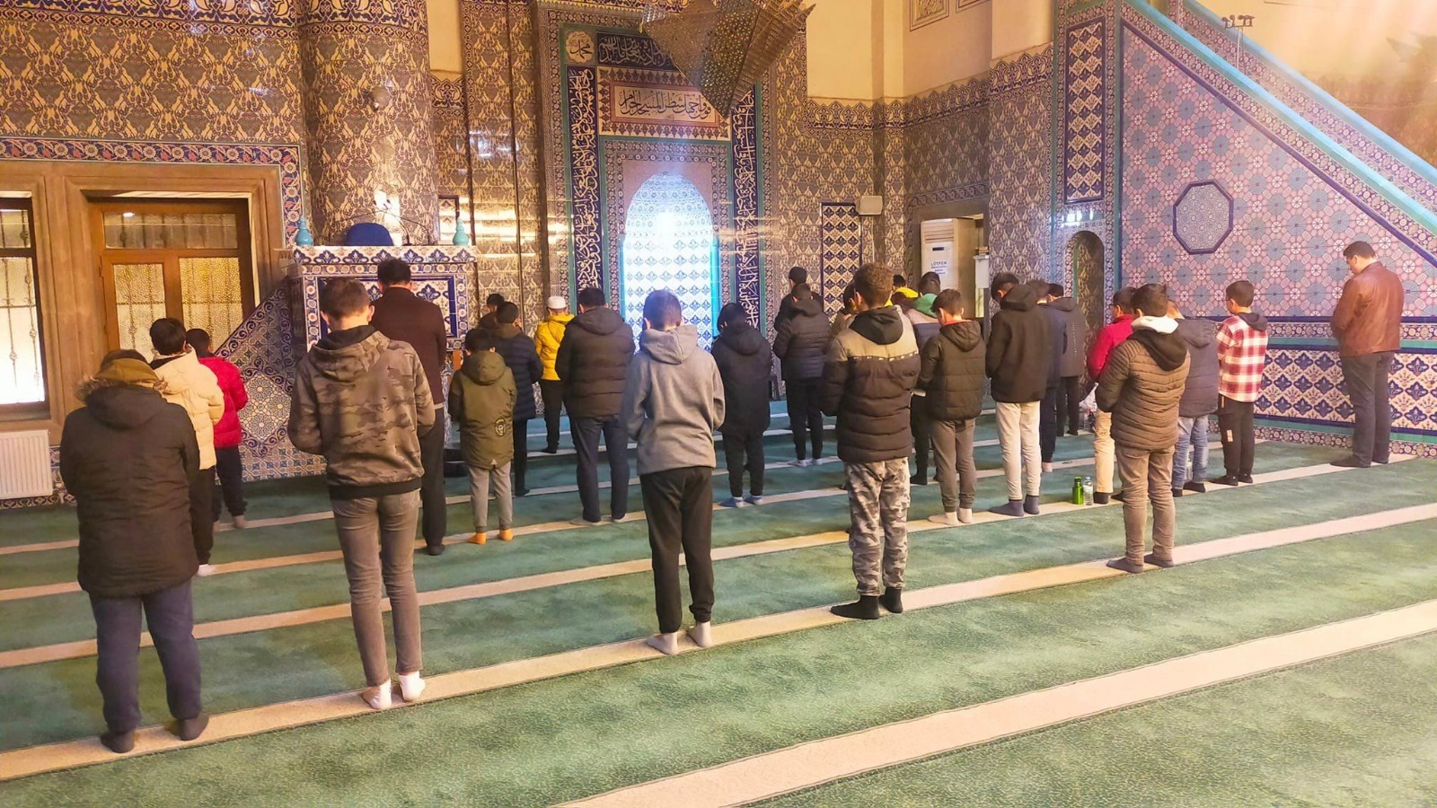 TEHECCÜT KILIP, SAHUR YAPTILAR “Koşarak camiye giden çocukları olan bir milleti ancak inancından vazgeçirirsek