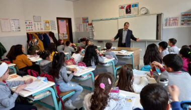 Prof. Dr. Mustafa Böyükata, Yerköy’deki okullarda öğrencilerle buluştu