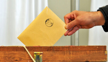 14 Mayıs Seçimleri İçin YSK’da Oy Pusulası Kura Çekimi Yapıldı: İttifakların Yerleri Belli Oldu