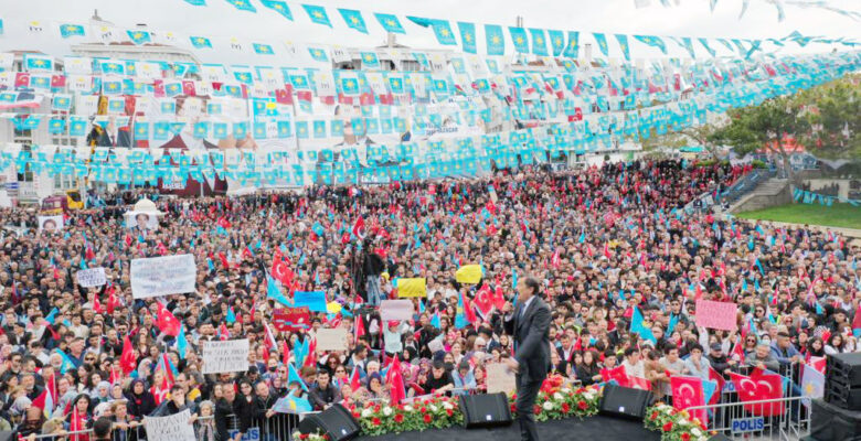 İYİ Parti Lideri Meral Akşener Yozgat Mitinginde Gövde Gösterisi Yaptı
