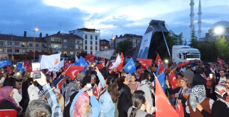 Erdoğan Yeniden Cumhurbaşkanı Seçildi, Yerköy’de Coşku