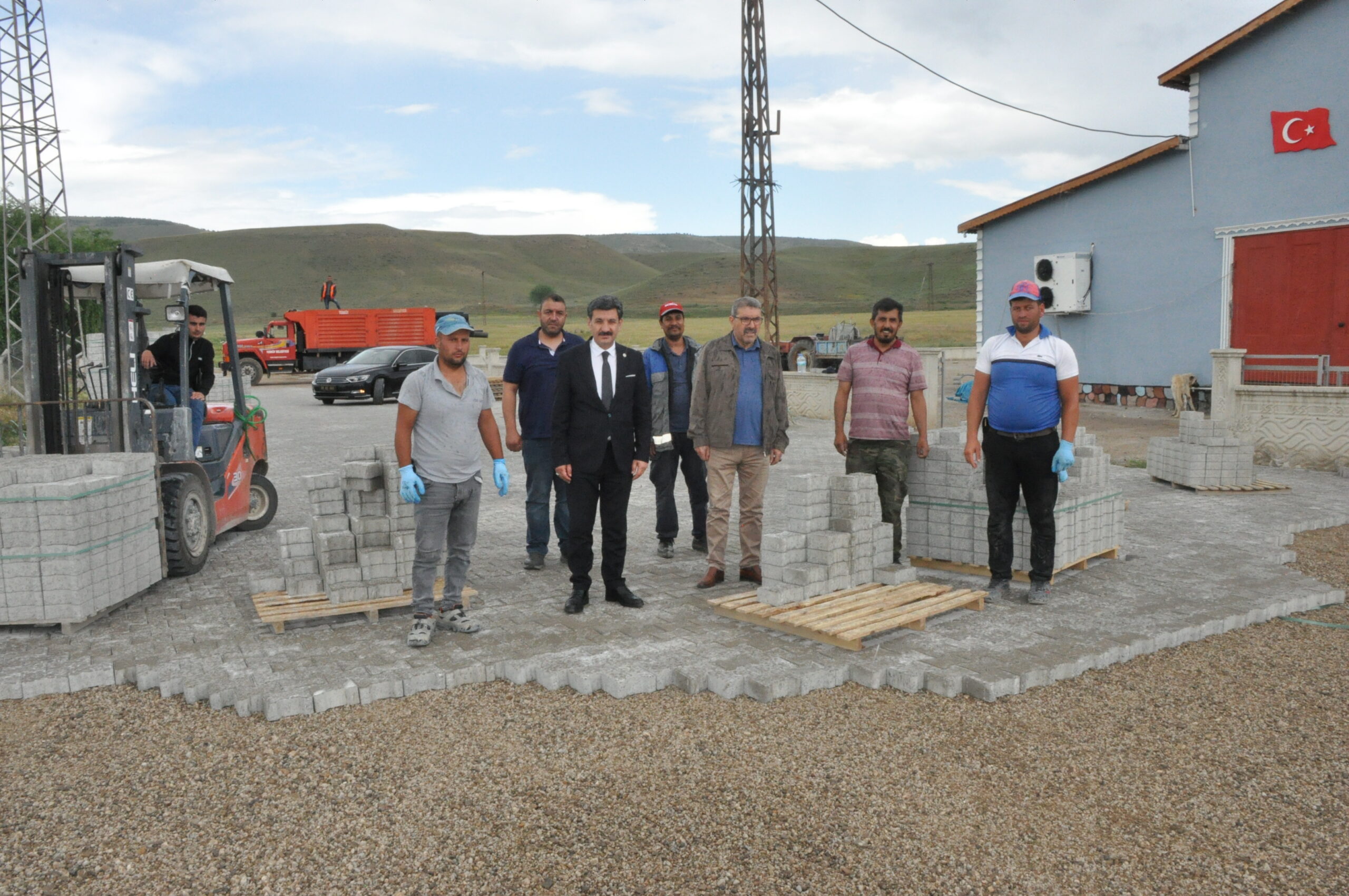 Yerköy Belediye Başkanı Ferhat Yılmaz, Mezbahane yol yapım çalışmalarını yerinde