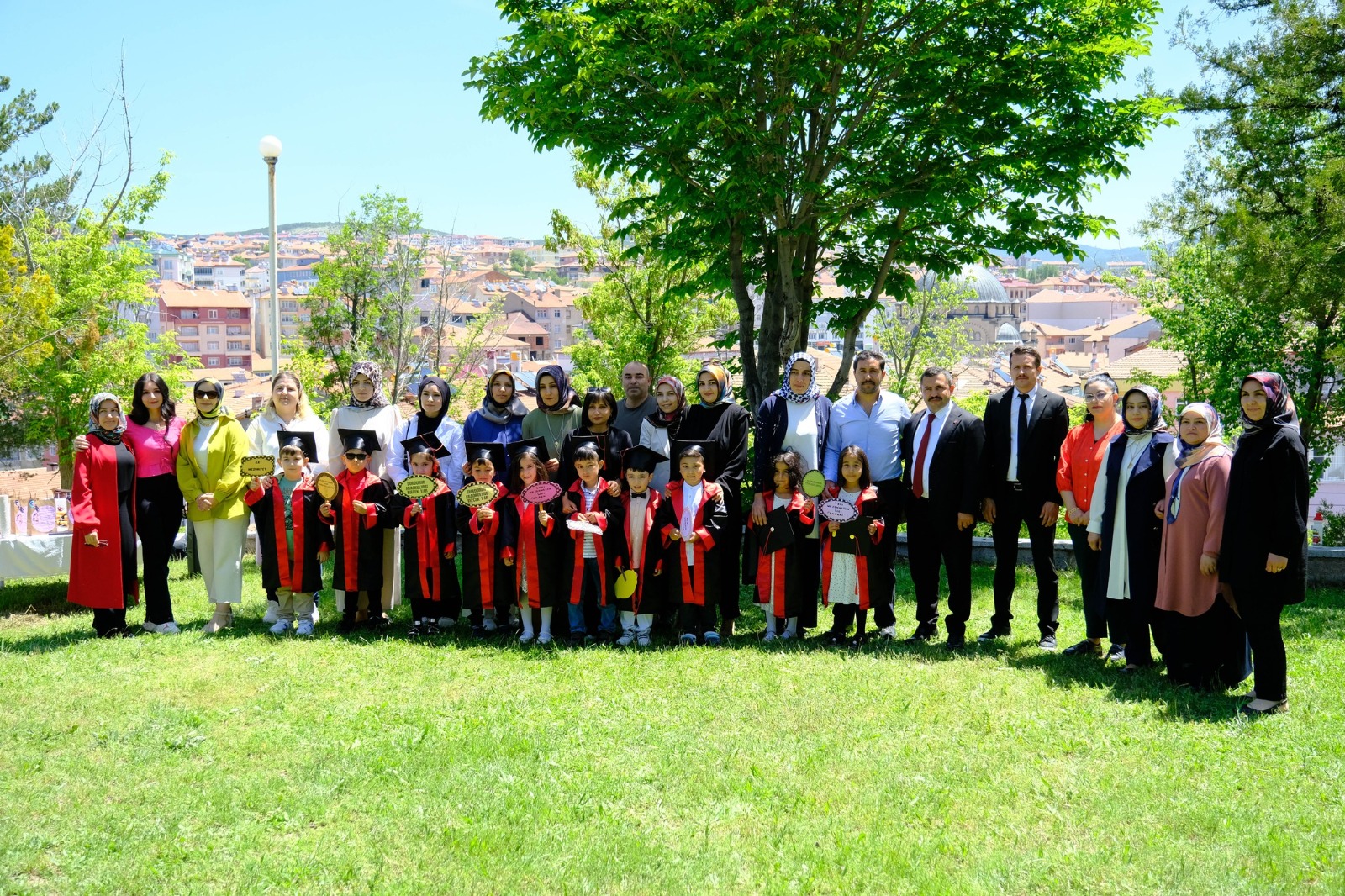 Akdağmadeni Belediyesi bünyesinde hizmet veren Bizim Ev Kreş ve Gündüz