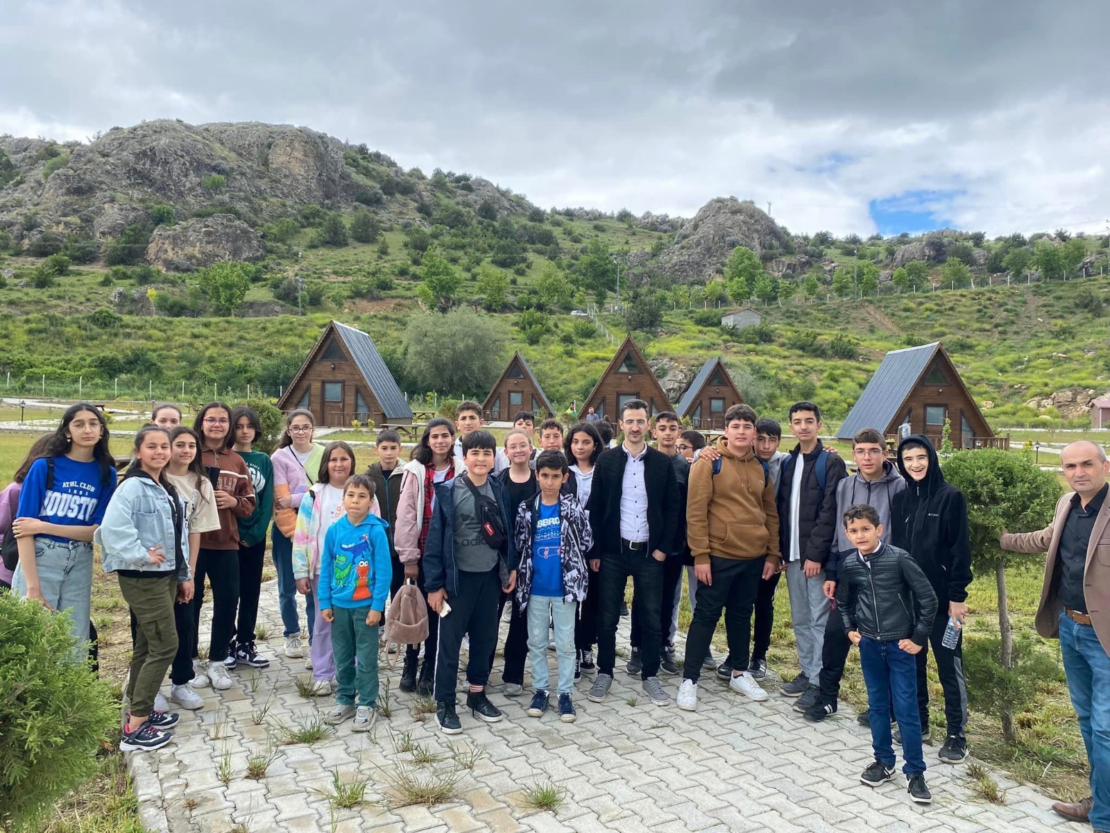 Namık Kemal Ortaokulu öğrencileri, “Çevreme Duyarlıyım Değerlerime Sahip Çıkıyorum” projesi