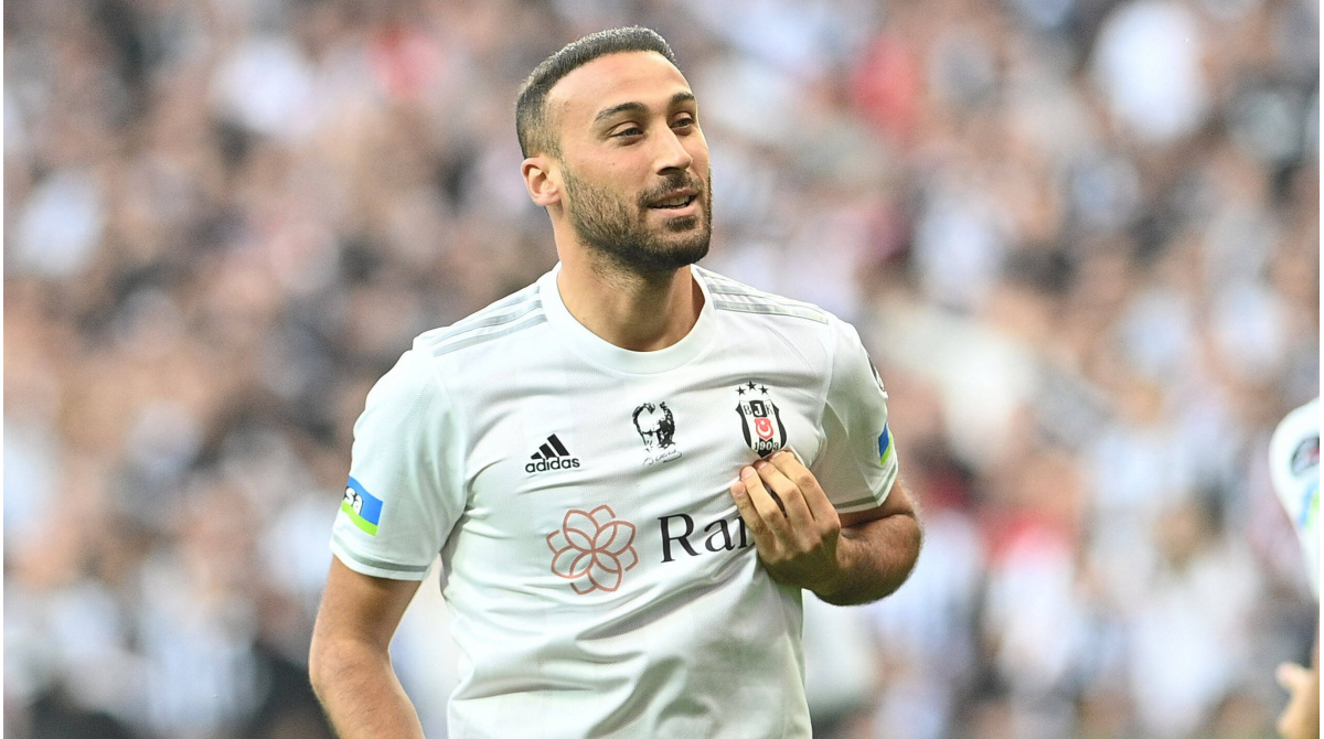 Beşiktaş’ın Golcüsü Cenk Tosun, Konyaspor Maçında Sakatlandı ve Sezonu Kapattı Beşiktaş’ın milli golcüsü Cenk Tosun, Spor Toto Süper Lig’in son