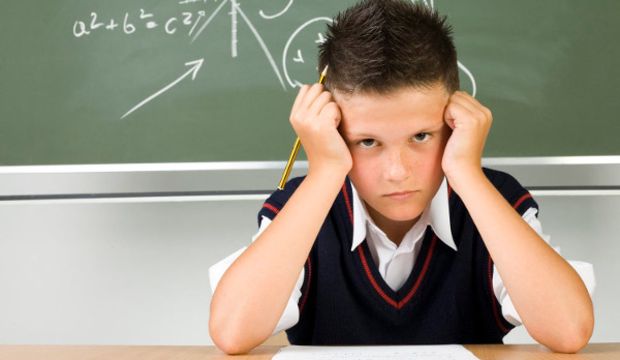 Başarısız bir karne almak, her öğrencinin karşılaşabileceği bir durumdur. Kötü