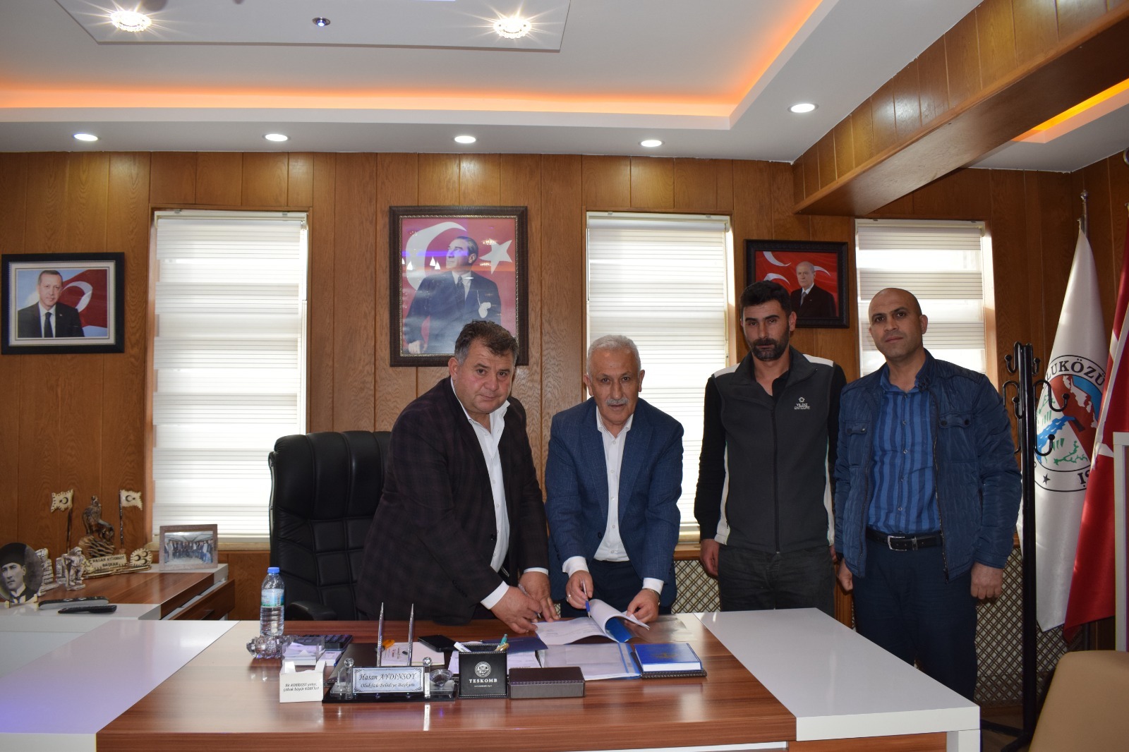 Oluközü Belediyesi ve Hizmet İş Sendikası Arasında Toplu İş Sözleşmesi İmzalandı Oluközü Belediyesi ile Hizmet İş Sendikası arasında üç yıl süreli