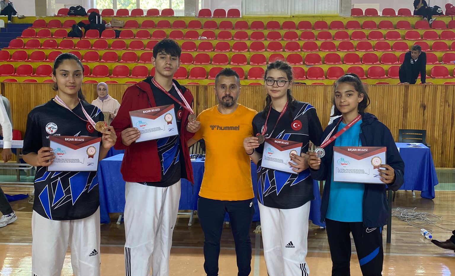 Yerköylü Sporcular Türkiye Şampiyonu! 6-8 Haziran tarihleri arasında Tokat ilinde düzenlenen okullar arası Türkiye