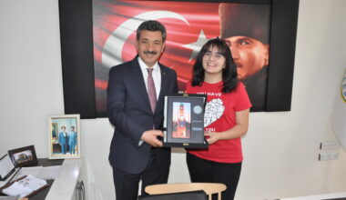 Yerköy Belediye Başkanı Yılmaz, LGS’de başarılı olan öğrenciyi ağırladı