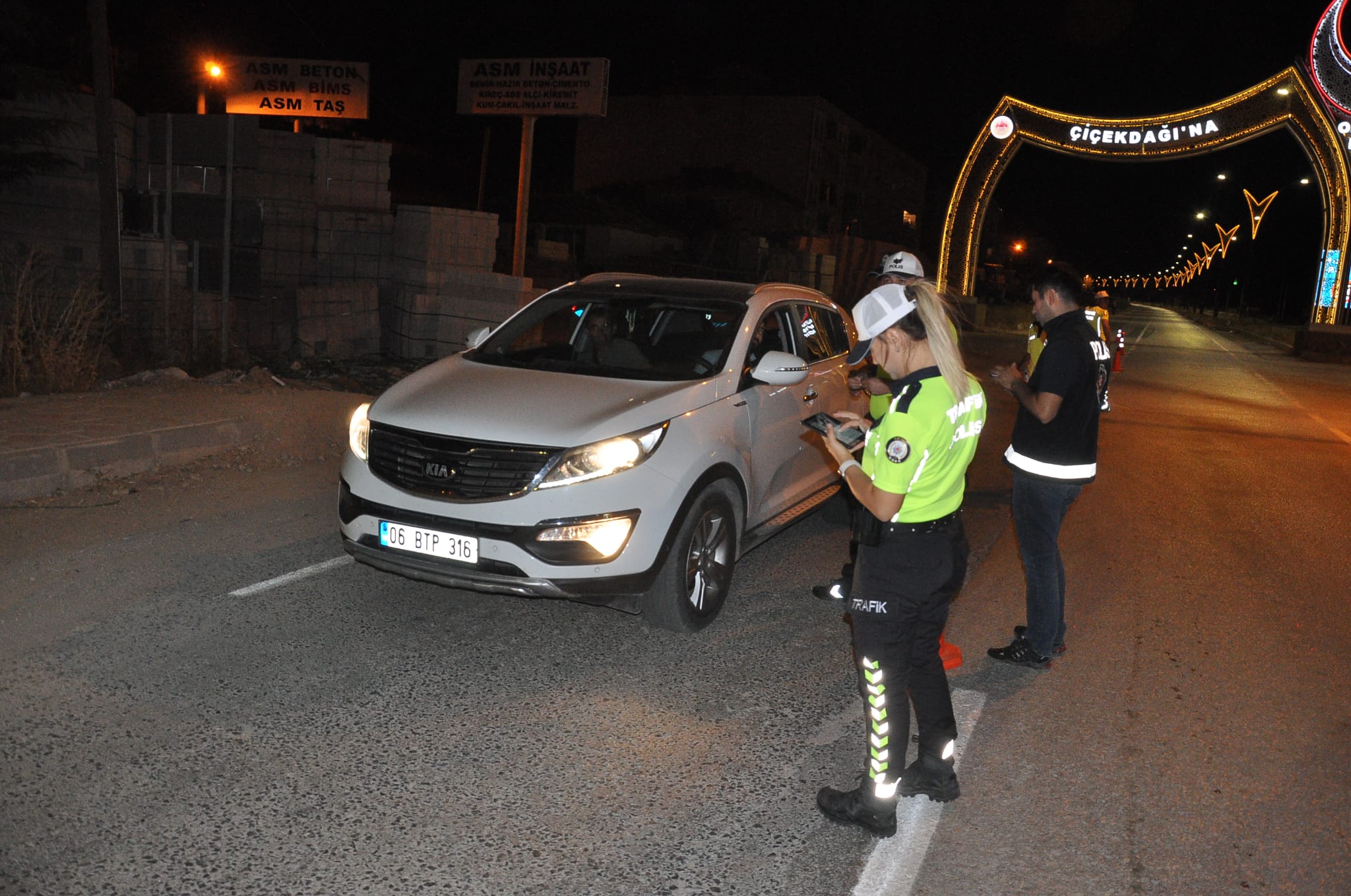 Yozgat’ın Akdağmadeni ilçesinde yapılan alkol denetimlerinde, bir sürücünün ehliyetine 6