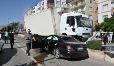 Yerköy’de freni patlayan kamyon 8 araca çarptı: 3 yaralı