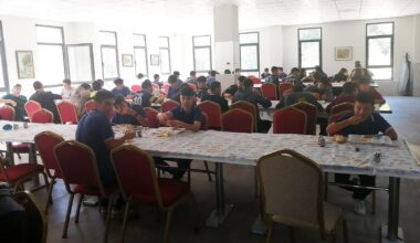 Sorgun Belediyesi’nde öğrencilere öğle yemeği