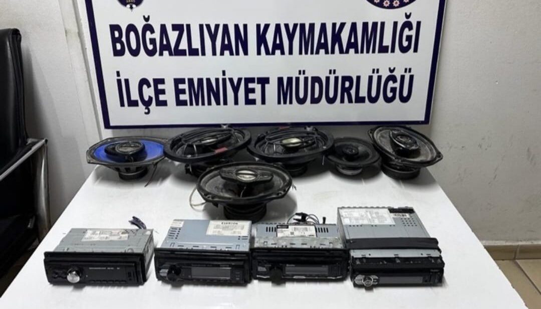 Boğazlıyan’da bir otomobilden teyp ve hoparlör çalan 3 şüpheli, Boğazlıyan