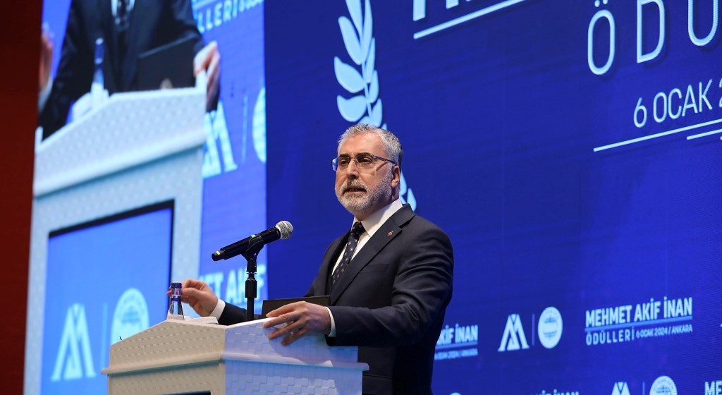 Çalışma ve Sosyal Güvenlik Bakanı Vedat Işıkhan, Bağ-Kur emekliliği için