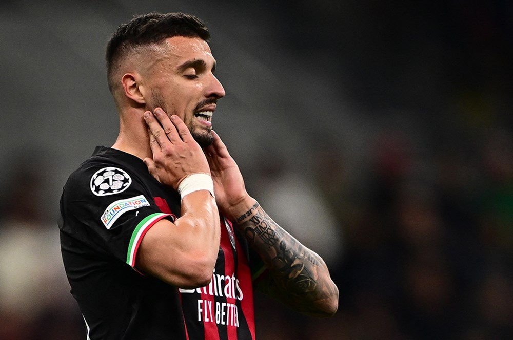 Fenerbahçe, uzun süredir transfer etmek istediği Rade Krunic’i renklerine bağladı.