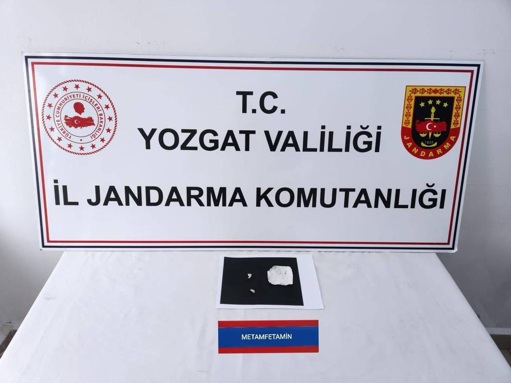 Yozgat İl Jandarma Komutanlığı, uyuşturucu madde kullanan ve satan şahıslara