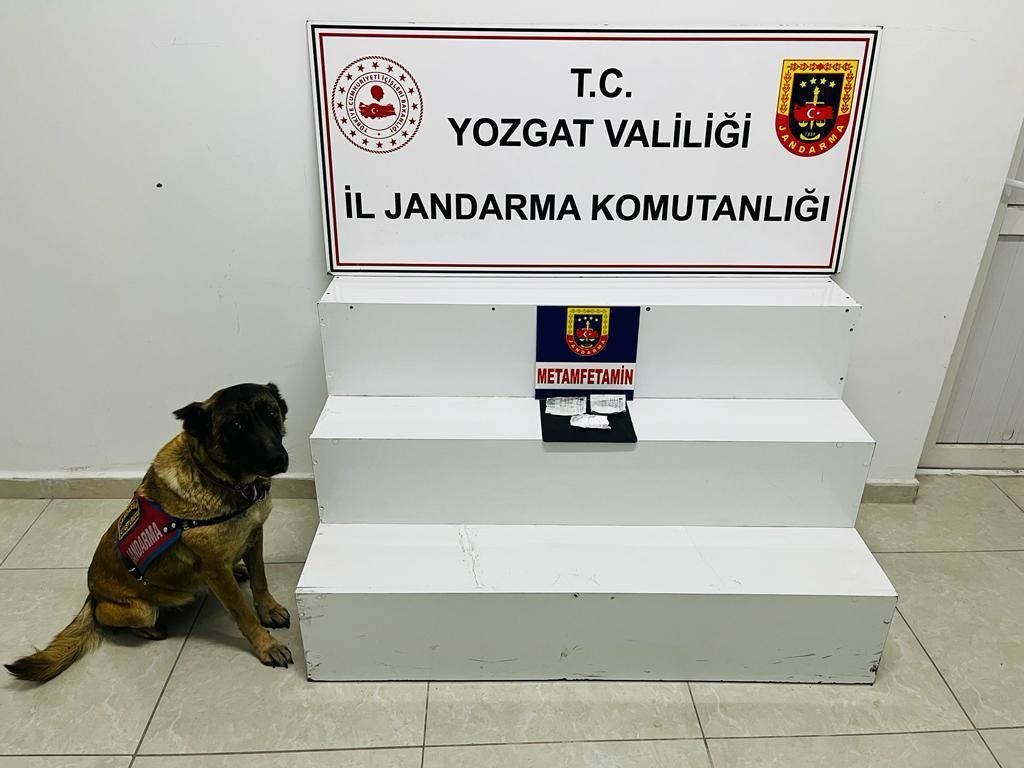 Yozgat İl Jandarma Komutanlığı, uyuşturucu madde kullanan ve satan şahıslara