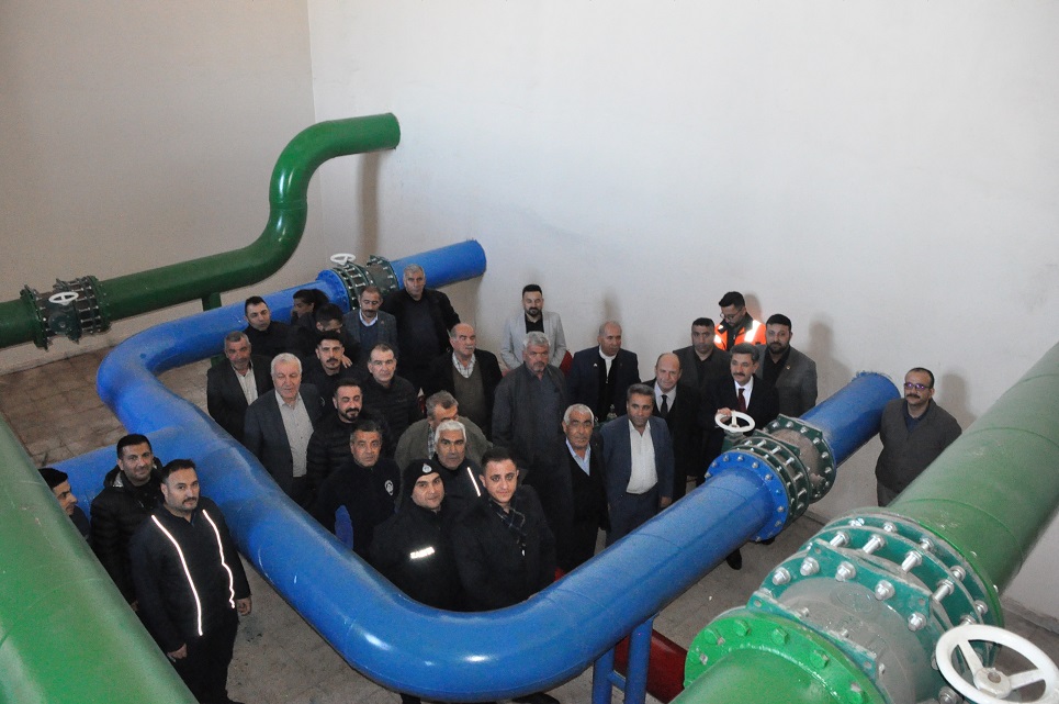 Yerköy Belediye Başkanı Ferhat Yılmaz, mahalle muhtarlarıyla birlikte yapımı tamamlanan