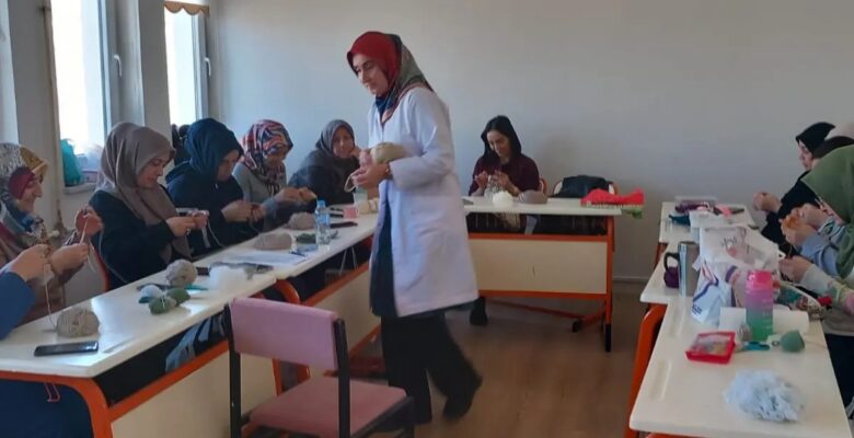 Yerköy’de Örgü Bebek Kursu, Yoğun İlgi Görüyor