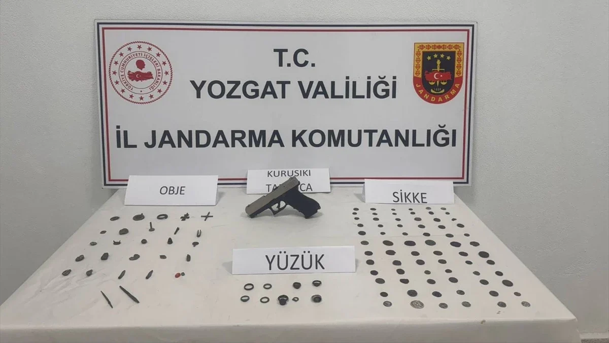 Yozgat’ın Akdağmadeni ilçesinde yapılan operasyonda, bir şüphelinin elinde bulunan tarihi