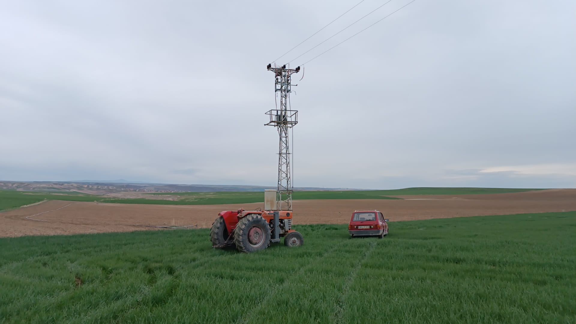 Trafodan Elektrik Akımına Kapılan Kişi Hayatını Kaybetti Yozgat’ın Yenifakılı ilçesinde tarlasını sulamak için açtığı su vanasının çalışmaması