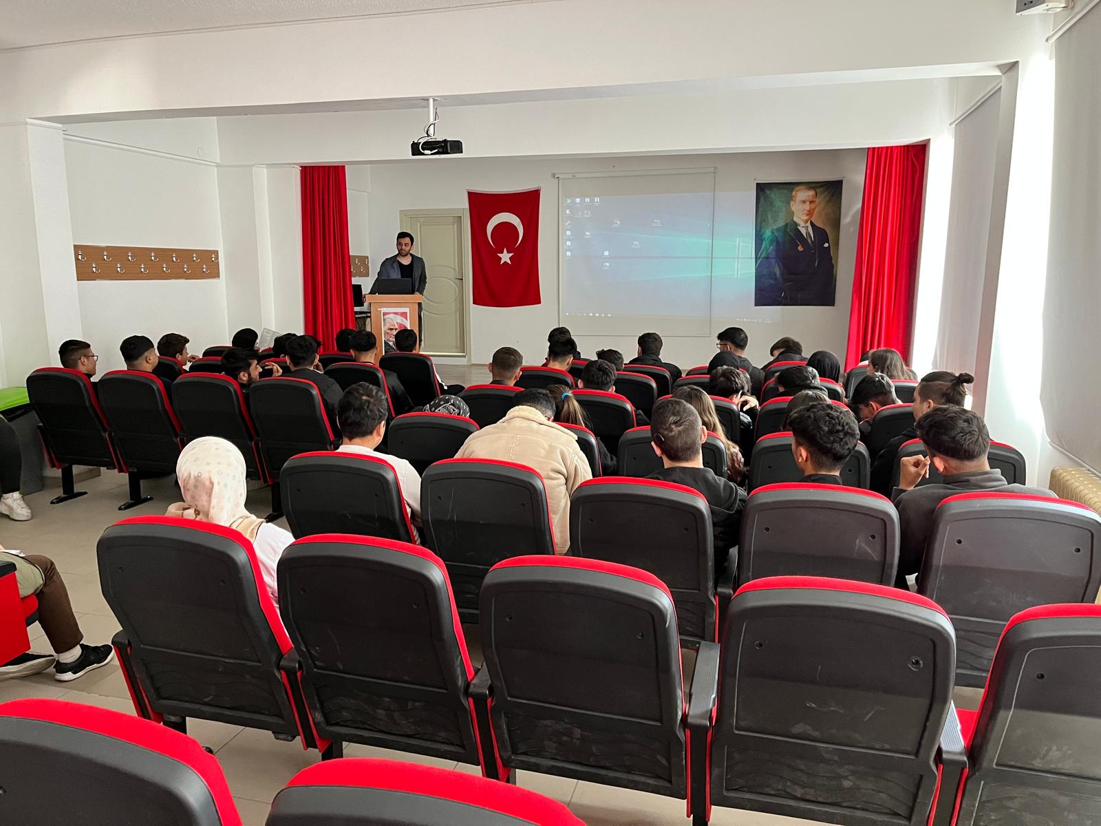 Yerköy Şehit Erhan Ar Mesleki ve Teknik Anadolu Lisesi öğrencilerine